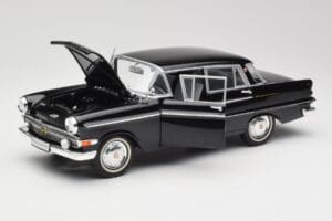 Opel Kapitan P1 Nero Revell 1:18 08822 Pressofusione — immagine 2 di 8