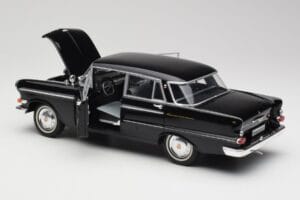 Opel Kapitan P1 Nero Revell 1:18 08822 Pressofusione — immagine 5 di 8