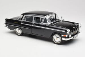 Opel Kapitan P1 Nero Revell 1:18 08822 Pressofusione — immagine 6 di 8