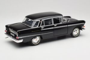 Opel Kapitan P2 Nero Revell 1:18 08821 Pressofusione — immagine 3 di 8