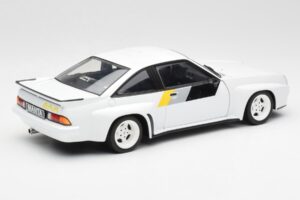 Opel Manta 400 Homologation Bianco Revell 1:18 8819 Pressofusione — immagine 3 di 8