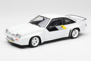 Opel Manta 400 Homologation Bianco Revell 1:18 8819 Pressofusione