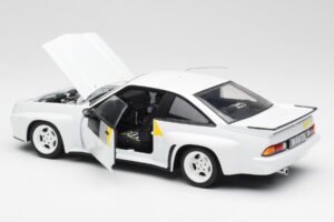 Opel Manta 400 Homologation Bianco Revell 1:18 8819 Pressofusione — immagine 5 di 8