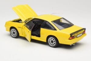 Opel Manta B GT/E Giallo Revell 1:18 08421 Pressofusione — immagine 5 di 8