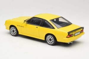 Opel Manta B GT/E Giallo Revell 1:18 08421 Pressofusione — immagine 7 di 8