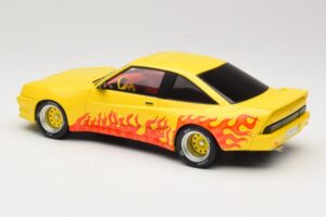 Opel Manta B Mattig Giallo con Fiamma MCG 1:18 MCG18115 Pressofusione — immagine 5 di 6