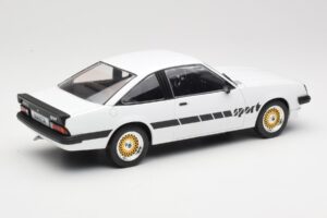 Opel Manta B Sport Bianco MCG 1:18 MCG18237 Pressofusione — immagine 2 di 6