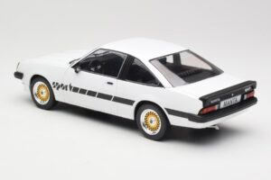 Opel Manta B Sport Bianco MCG 1:18 MCG18237 Pressofusione — immagine 5 di 6