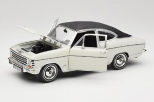 Opel Olympia A Coupe Bianco Nero Revell 1:18 8446 Pressofusione — immagine 2 di 8
