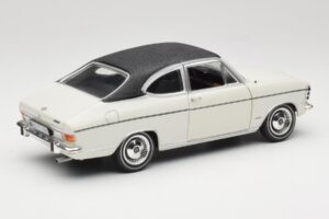 Opel Olympia A Coupe Bianco Nero Revell 1:18 8446 Pressofusione — immagine 3 di 8