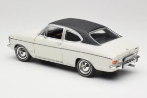 Opel Olympia A Coupe Bianco Nero Revell 1:18 8446 Pressofusione — immagine 7 di 8