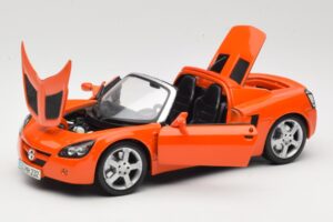 Opel Speedster Arancione Maisto 1:18 31615 Pressofusione — immagine 2 di 8