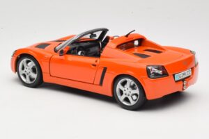 Opel Speedster Arancione Maisto 1:18 31615 Pressofusione — immagine 7 di 8