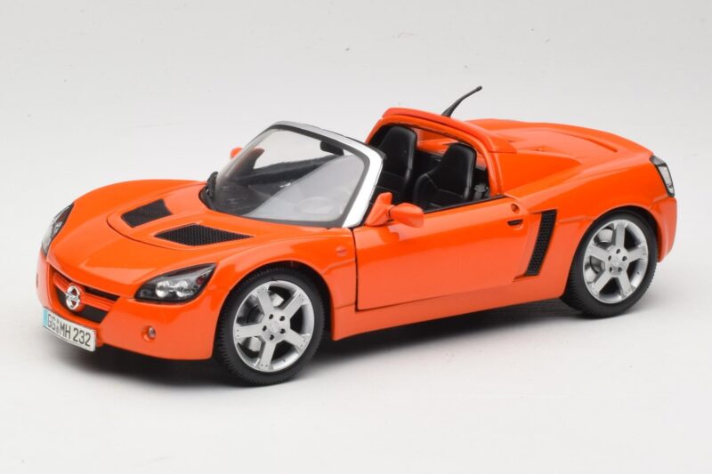 Opel Speedster Arancione Maisto 1:18 31615 Pressofusione