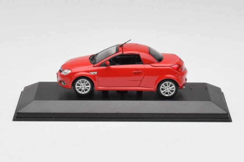 Opel Tigra TwinTop Magma Rosso Minichamps 1:43 B24910027T Pressofusione