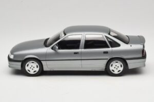 Opel Vectra A 2000 16V Grigio Scuro MCG 1:18 MCG18462 Pressofusione — immagine 3 di 6