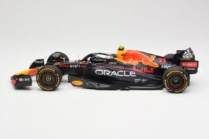Oracle Red Bull Racing RB18 #11 S. Perez Miami GP 2022 Minichamps 1:18 110220511 Pressofusione — immagine 3 di 6
