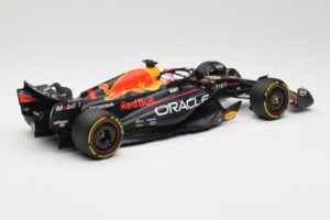 Oracle Red Bull Racing RB19 #1 M. Verstappen Winner Italian GP 2023 Minichamps 1:18 110231501 Pressofusione — immagine 2 di 6