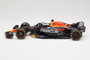 Oracle Red Bull Racing RB19 #1 M. Verstappen Winner Italian GP 2023 Minichamps 1:18 110231501 Pressofusione — immagine 3 di 6