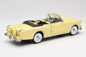 Packard Caribbean Cabriolet Giallo Road Signature 1:18 92798 Pressofusione — immagine 3 di 8