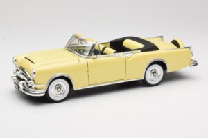 Packard Caribbean Cabriolet Giallo Road Signature 1:18 92798 Pressofusione