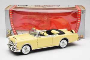 Packard Caribbean Cabriolet Giallo Road Signature 1:18 92798 Pressofusione — immagine 8 di 8