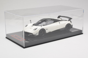Pagani Huayra BC White Metallic Yy Model 1:18 REMC025 Resina — immagine 6 di 7