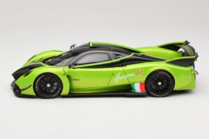 Pagani Huayra R Verde LCD 1:18 LCD18012-GR Pressofusione — immagine 4 di 8