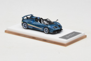 Pagani Huayra Tricolore Roadster Blu Henson & Heaven 1:64 PHTRB01 Resina — immagine 4 di 8