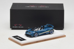 Pagani Huayra Tricolore Roadster Blu Henson & Heaven 1:64 PHTRB01 Resina — immagine 8 di 8