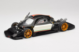 Pagani Zonda R Revolucion Bianco AUTOart 1:18 78262 Pressofusione — immagine 2 di 8