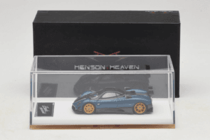 Pagani Zonda Tricolore Exposed Carbon Blu Henson & Heaven 1:64 PZTECB01 Pressofusione — immagine 7 di 7