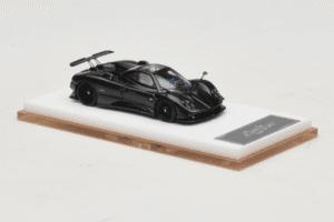 Pagani Zonda Tricolore Exposed Carbon Henson & Heaven 1:64 PZTEC01 Pressofusione — immagine 4 di 7