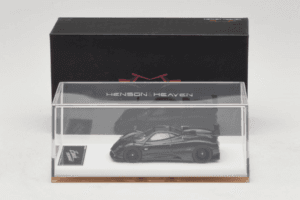 Pagani Zonda Tricolore Exposed Carbon Henson & Heaven 1:64 PZTEC01 Pressofusione — immagine 7 di 7