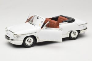 Panhard PL17 Cabriolet Bianco Solido 1:18 8174 Pressofusione — immagine 2 di 8