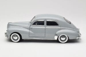 Peugeot 203 Gris Clair Solido 1:18 8145 Pressofusione — immagine 4 di 8