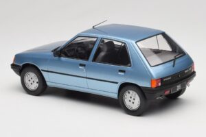 Peugeot 205 Blu MCG 1:18 MCG18491 Pressofusione — immagine 5 di 6