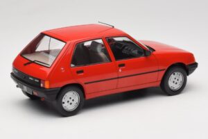 Peugeot 205 Rosso MCG 1:18 MCG18492 Pressofusione — immagine 2 di 6