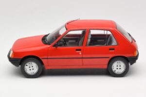 Peugeot 205 Rosso MCG 1:18 MCG18492 Pressofusione — immagine 3 di 6