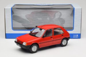 Peugeot 205 Rosso MCG 1:18 MCG18492 Pressofusione — immagine 6 di 6