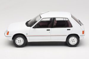 Peugeot 205 Bianco MCG 1:18 MCG18493 Pressofusione — immagine 3 di 6