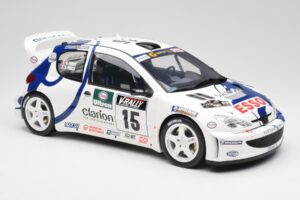 Peugeot 206 WRC G. Panizzi / H. Panizzi Tour de Corse 1999 Otto 1:12 G081 Resina — immagine 4 di 6
