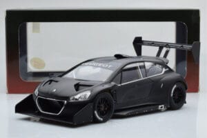 Peugeot 208 T16 Pikes Peak S. Loeb Pikes Peak International Hill Climb Record 2013 AUTOart 1:18 81356 Composito — immagine 6 di 6
