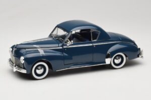 Peugeot 302 Coupe Blu Solido 1:18 8168 Pressofusione