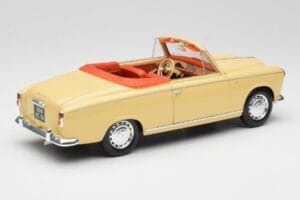 Peugeot 403 Cabriolet Giallo Sabbia Solido 1:18 8165 Pressofusione — immagine 3 di 8