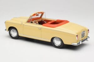 Peugeot 403 Cabriolet Giallo Sabbia Solido 1:18 8165 Pressofusione — immagine 7 di 8