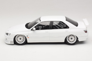 Peugeot 406 by Khyzyl Saleem Bianco Otto 1:18 OT1284 Resina — immagine 3 di 6