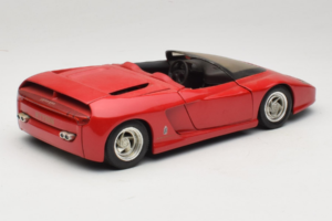Pininfarina Mythos Rosso Revell 1:18 8806 Pressofusione — immagine 3 di 8
