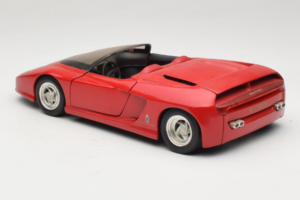 Pininfarina Mythos Rosso Revell 1:18 8806 Pressofusione — immagine 7 di 8