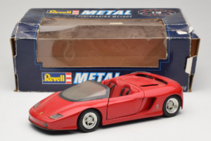 Pininfarina Mythos Rosso Revell 1:18 8806 Pressofusione — immagine 8 di 8